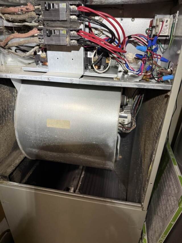 full view of inside the airhandler cabinet
