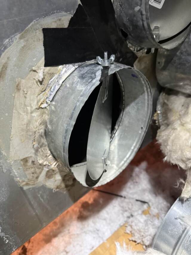 Duct opening with damper