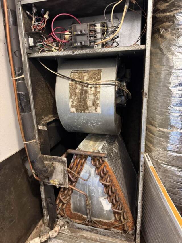 picture of the air handler that had the bad run capacitor