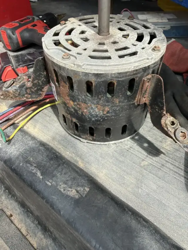 This is the motor which failed.