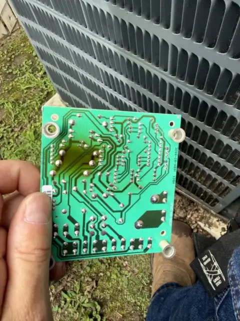 This shows the back of the board burnt.