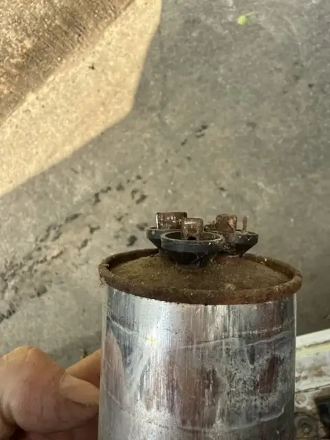 Failed run capacitor